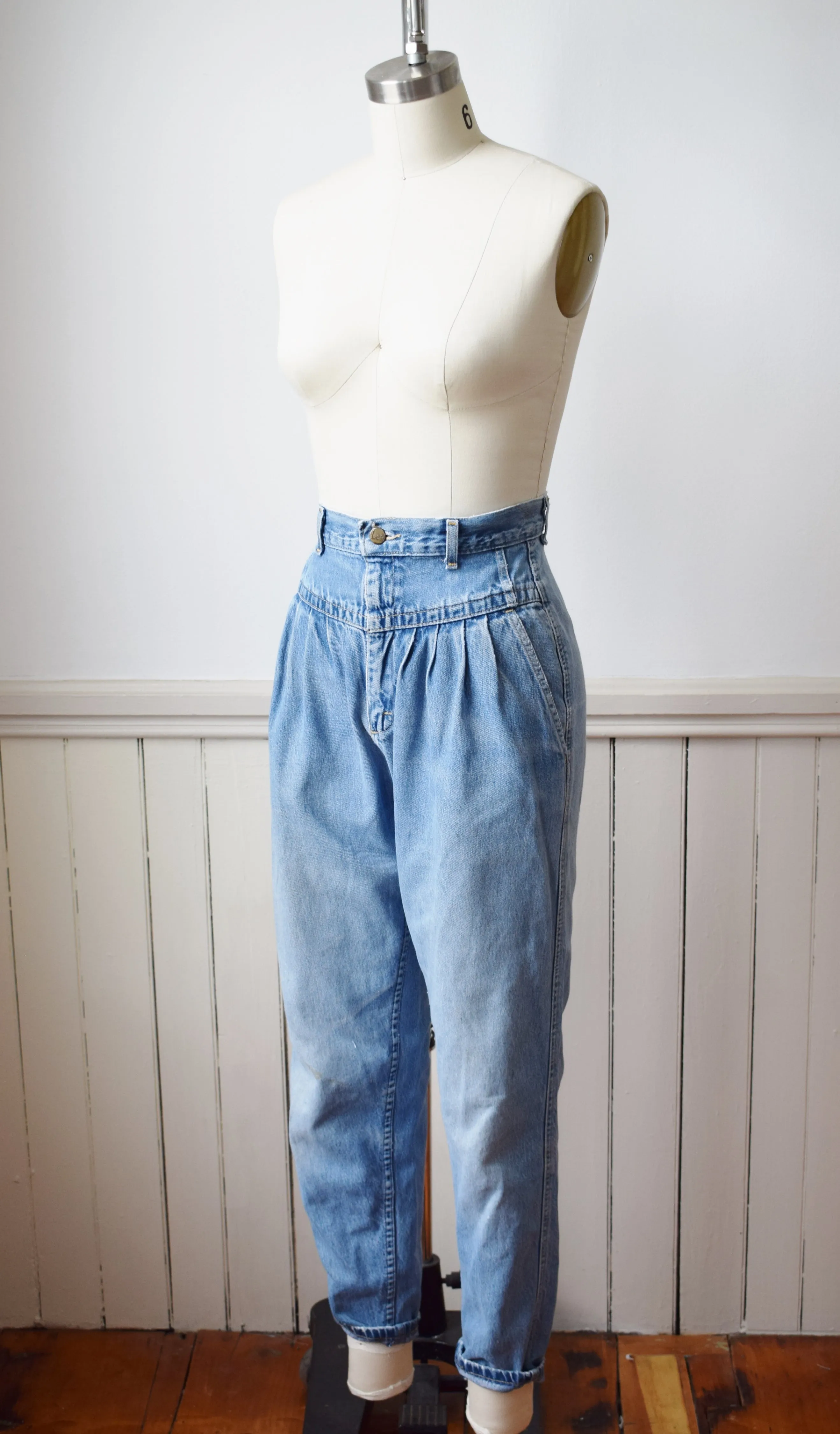 1980s Lee High Rise Fashion Jeans | 26" W