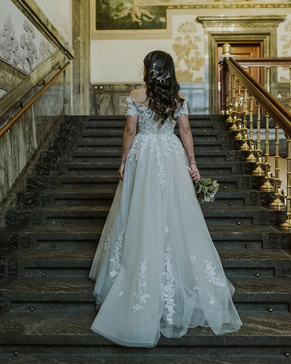 2019 Elegant Lace Wedding Dresses Cap Sleeves Appliques Sexy Tulle A-line Bridal Gowns