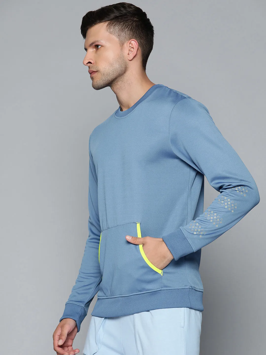 Alcis Men Blue Solid Sweatshirt