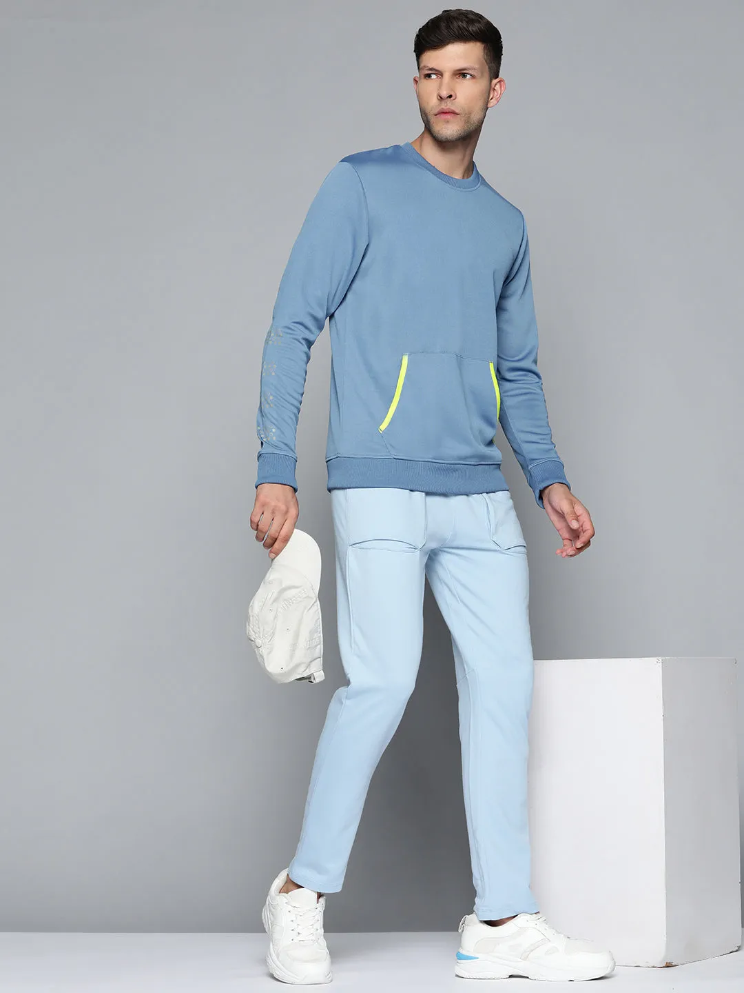 Alcis Men Blue Solid Sweatshirt