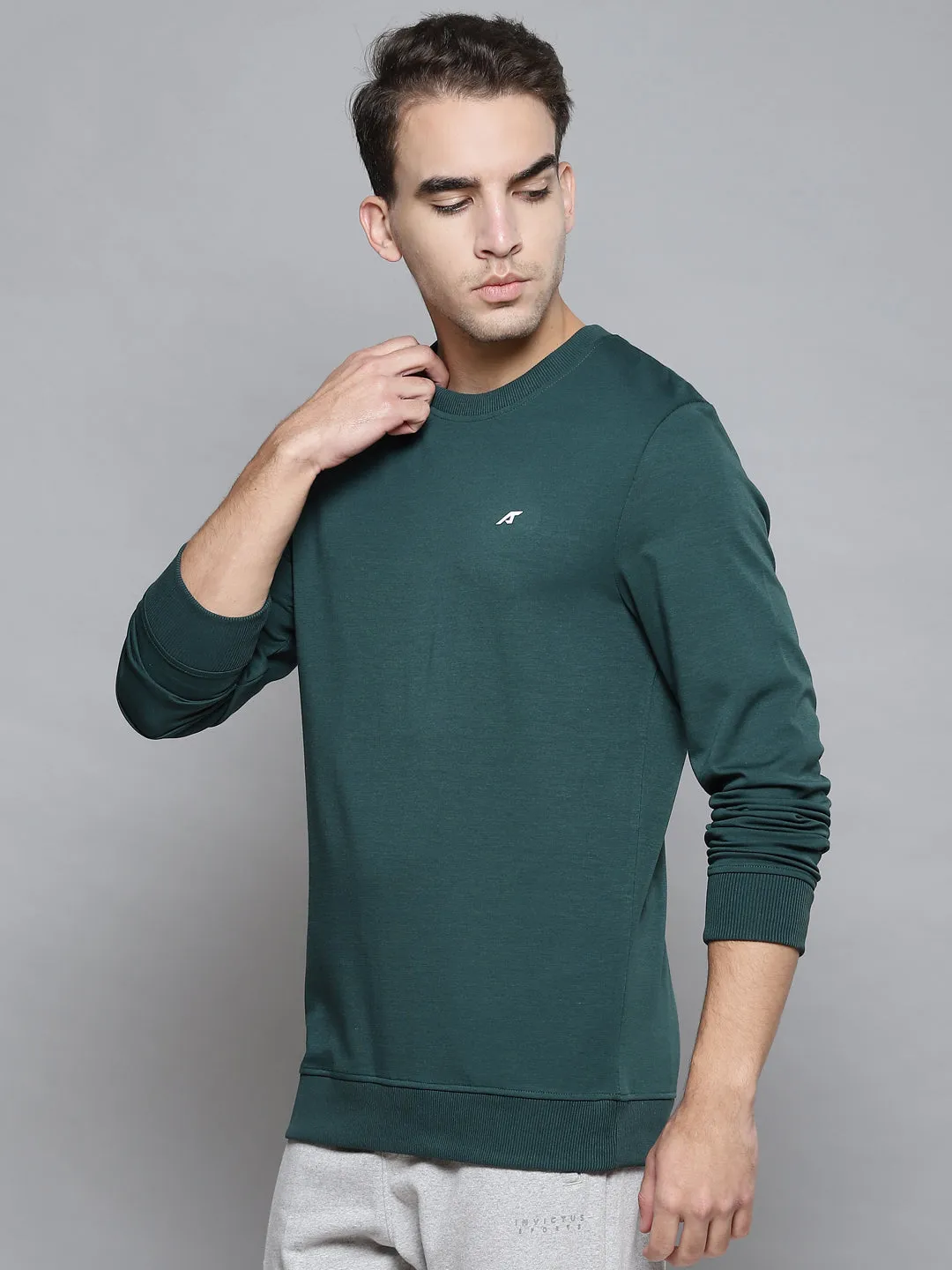 Alcis Men Green Sold Round Neck Sweatshirt