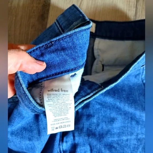 Aritzia Wilfred Free Cades Jeans Women's Size 6