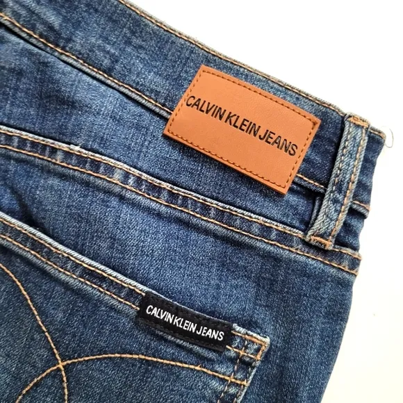 Calvin Klein Women's Mid/Regular Rise Skinny Stretch Jeans - Size 8 - NWT