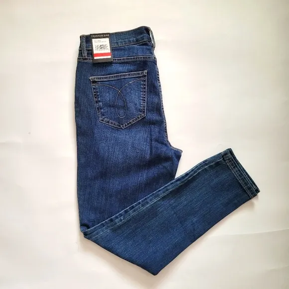 Calvin Klein Women's Mid/Regular Rise Skinny Stretch Jeans - Size 8 - NWT