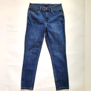 Calvin Klein Women's Mid/Regular Rise Skinny Stretch Jeans - Size 8 - NWT