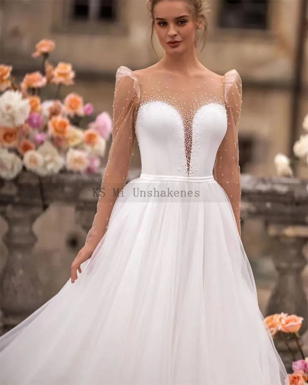 Elegant Vintage Wedding Dresses Long Sleeve Pearls Bride Dress Custom Made Church Wedding Gowns Boho Buttons Belt Glitter