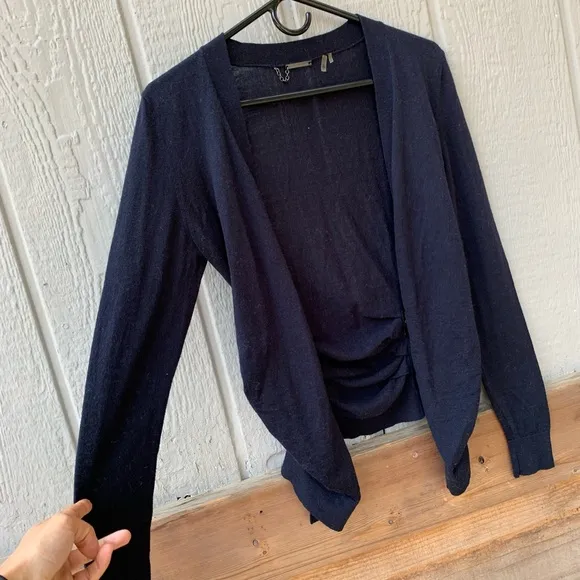 Elie Tahari 100% extra fine merino wool high low lightweight open wool cardigan
