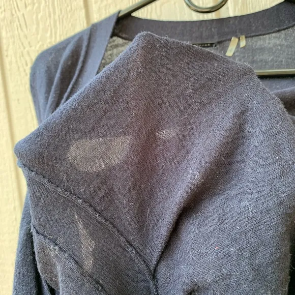 Elie Tahari 100% extra fine merino wool high low lightweight open wool cardigan