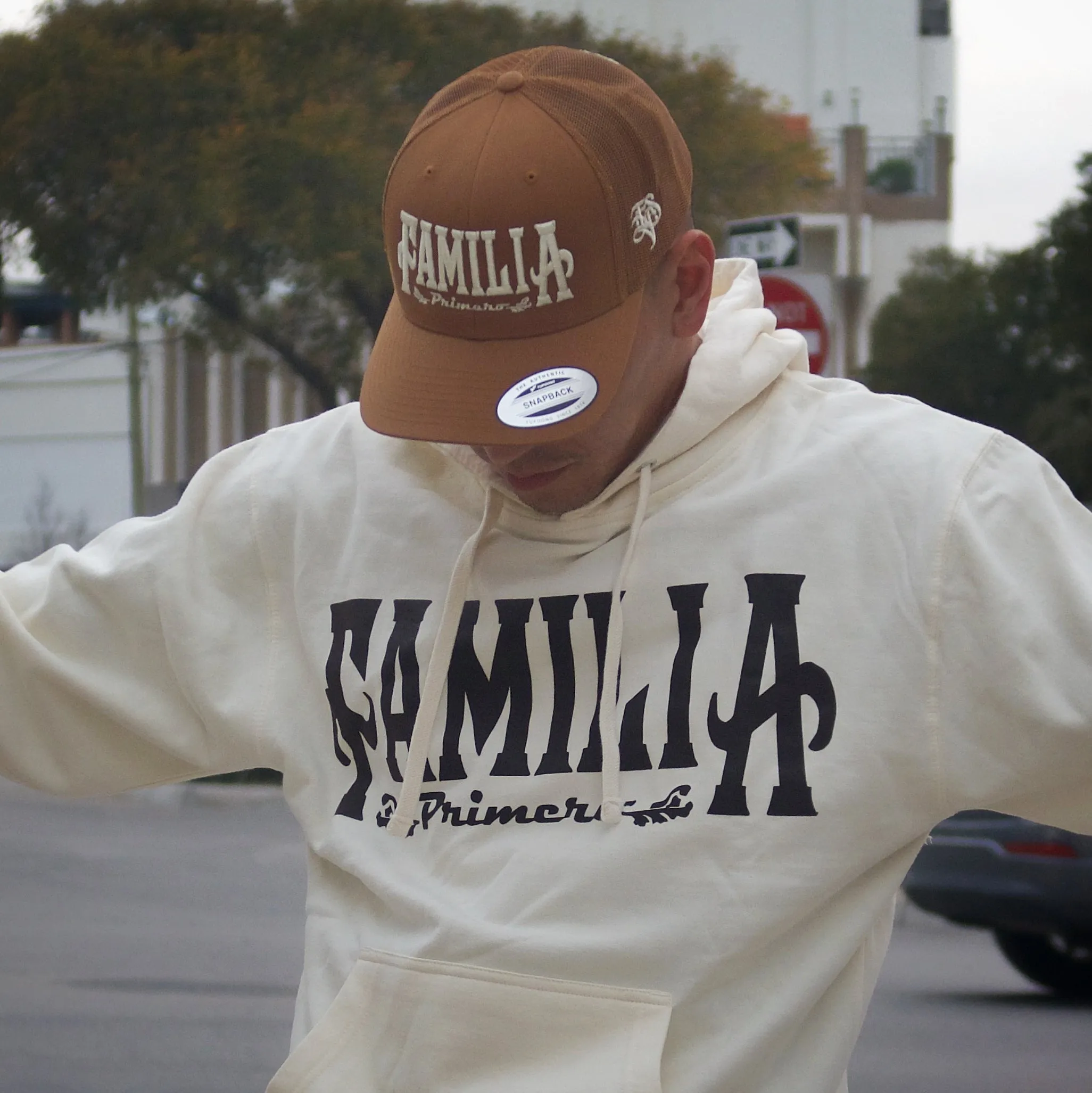 Familia Primero Hoodie (Cream & Chocolate color)