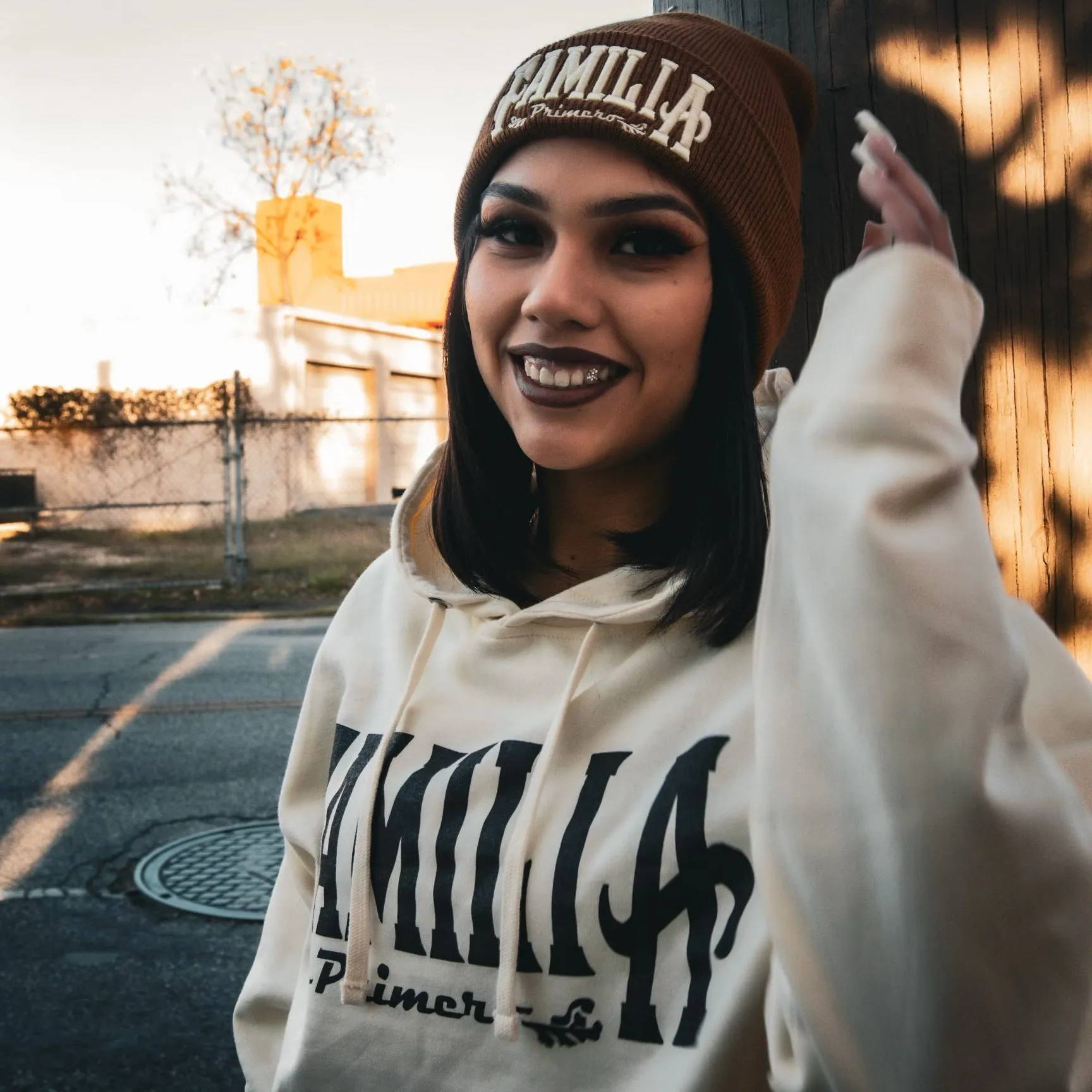 Familia Primero Hoodie (Cream & Chocolate color)