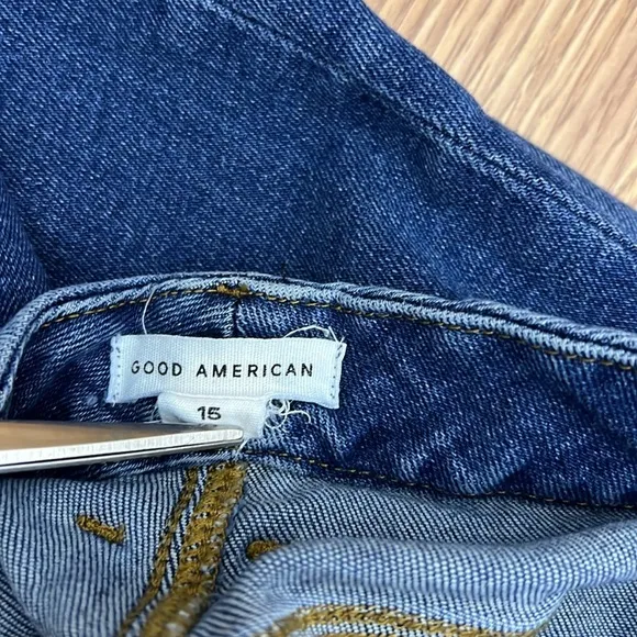 Good American Revolve Legs Straight Jeans in Indigo332 EUC