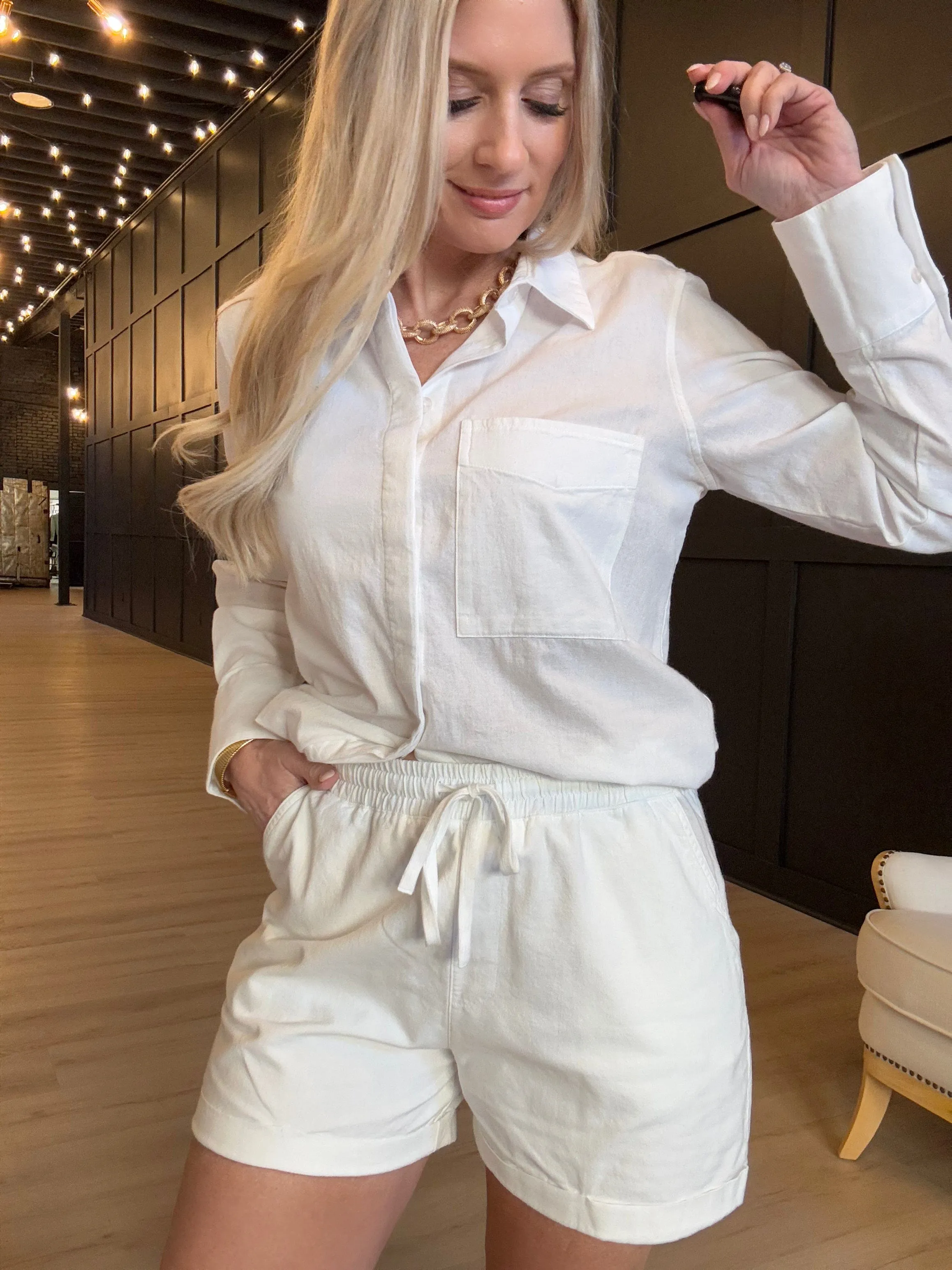 Hancock Manor Drawstring Shorts In Tocuyo White
