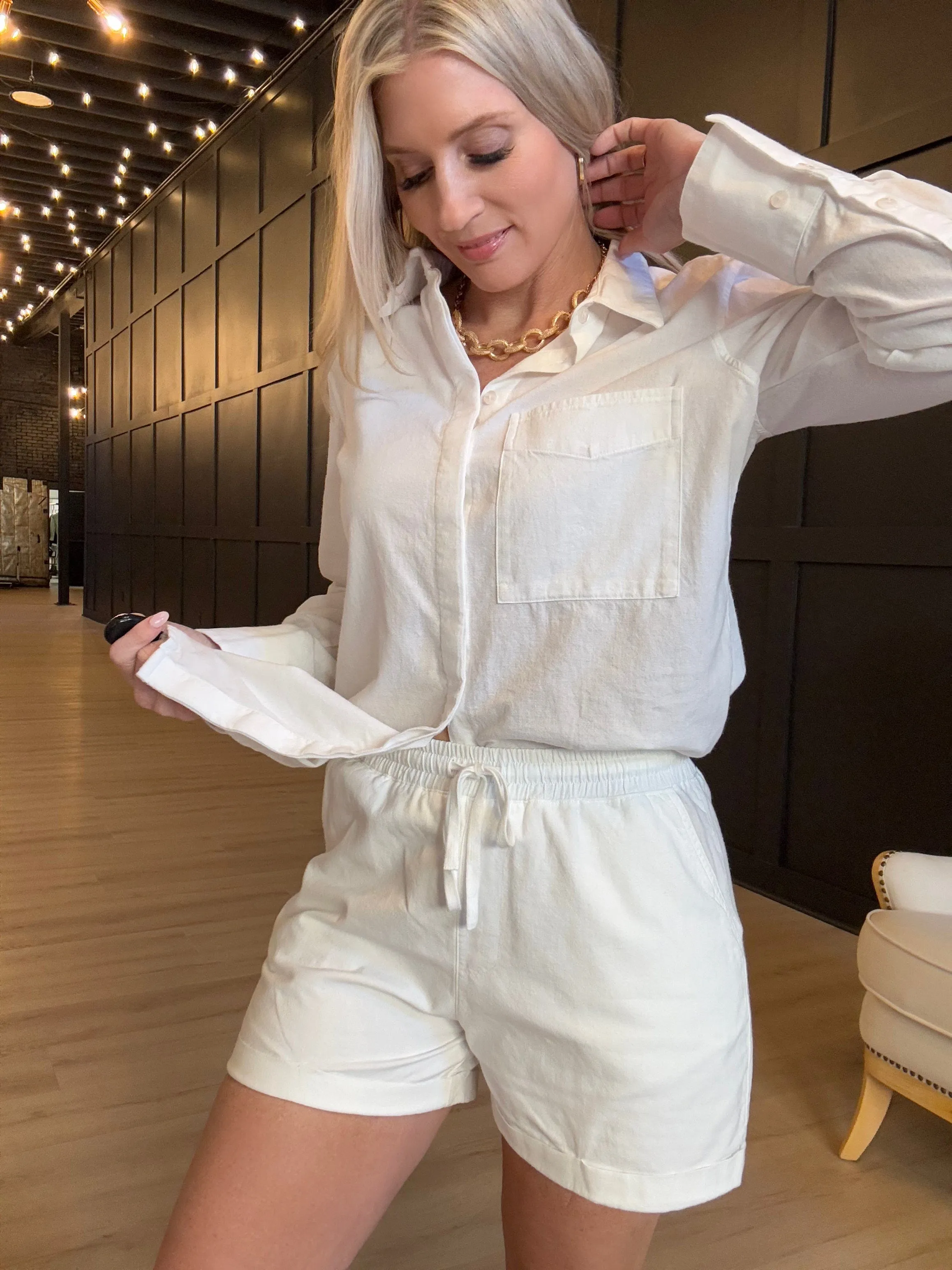 Hancock Manor Drawstring Shorts In Tocuyo White