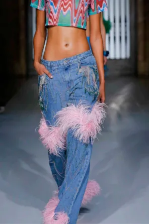 HIGH WAISTED JEANS  WITH FEATHER EMBELLISHMENTS