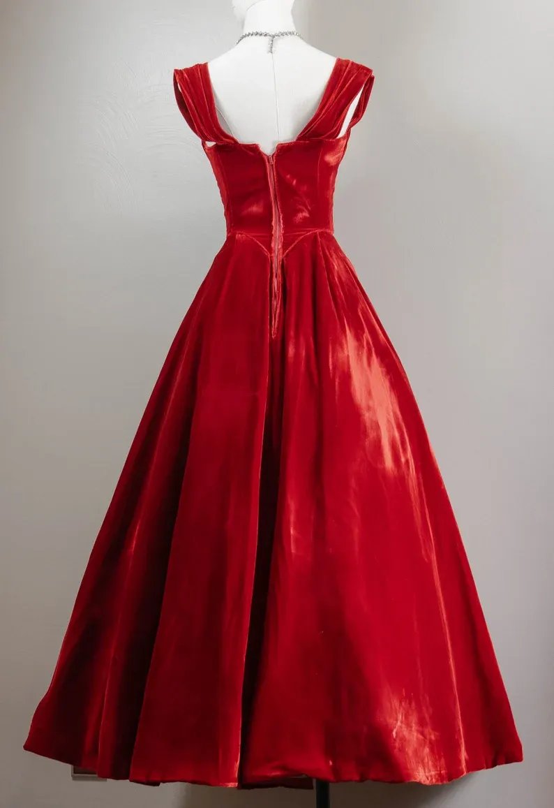 JazzHer Vintage Ball Gown Sweetheart Red Velvet Prom Dresses Birthday Outfits (PRE-ORDER)