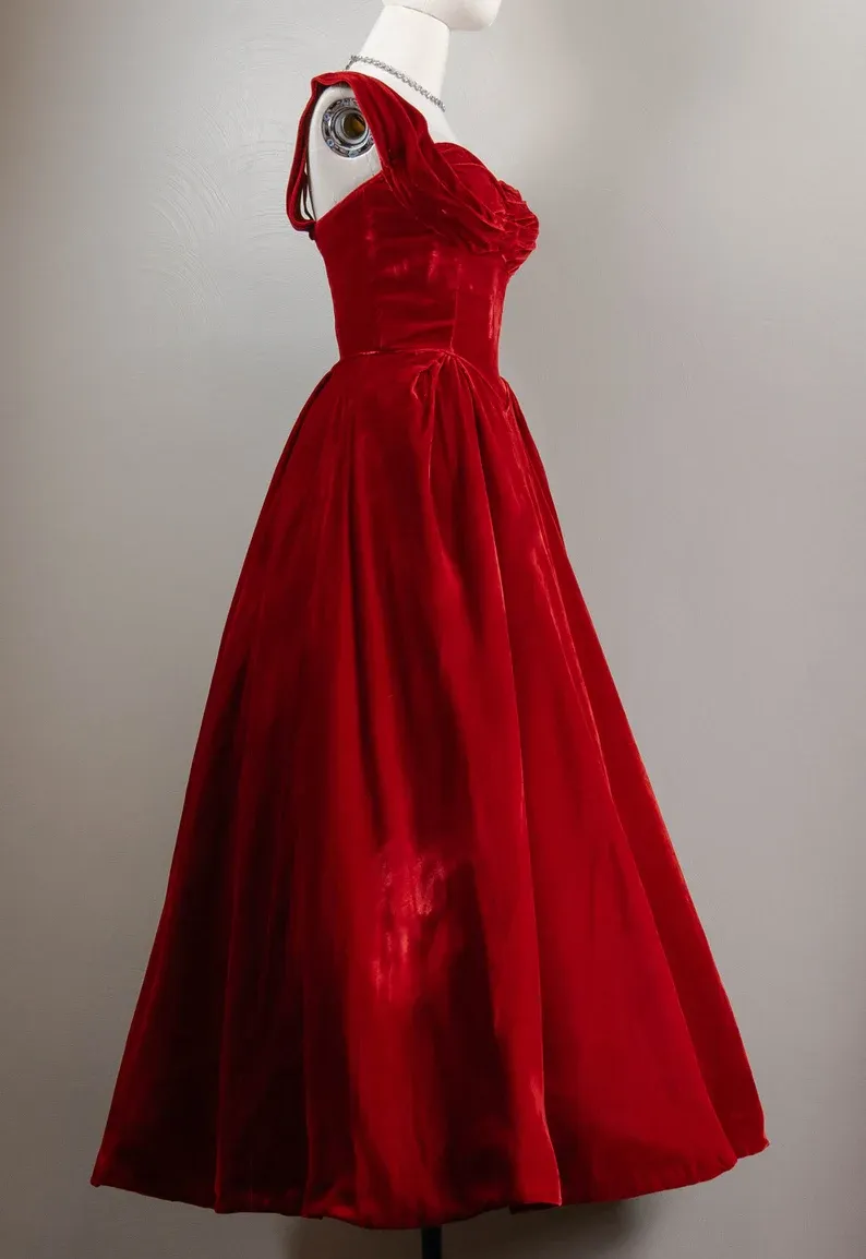 JazzHer Vintage Ball Gown Sweetheart Red Velvet Prom Dresses Birthday Outfits (PRE-ORDER)