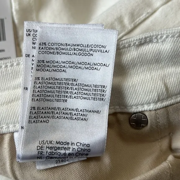 Liverpool Limited Edition The Crop Straight Distressed White Jeans Size 8
