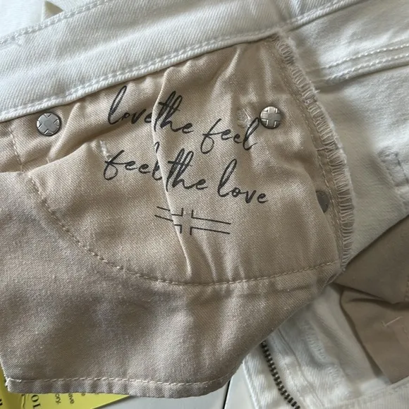 Liverpool Limited Edition The Crop Straight Distressed White Jeans Size 8