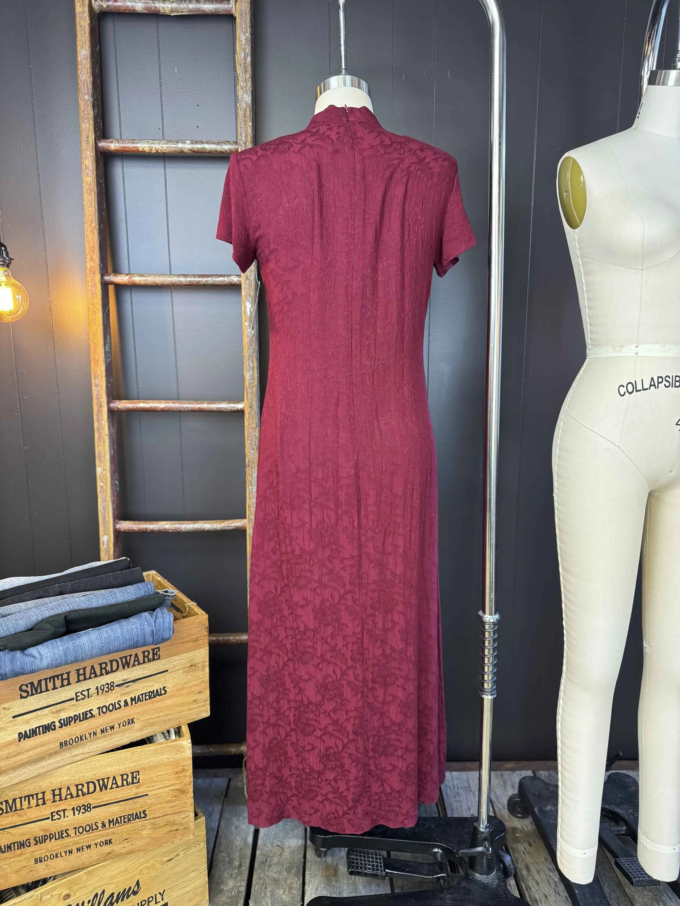 Mode Edit: Vintage High Neck Burgundy Dress with Pin - Size M/L