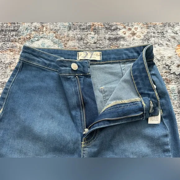 NWT Free People|We The Free Just Float On Flare Medium Wash High Rise - Size 28