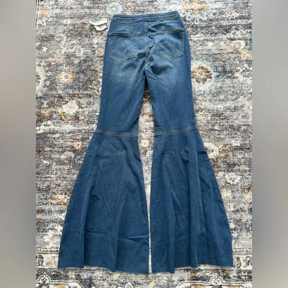 NWT Free People|We The Free Just Float On Flare Medium Wash High Rise - Size 28