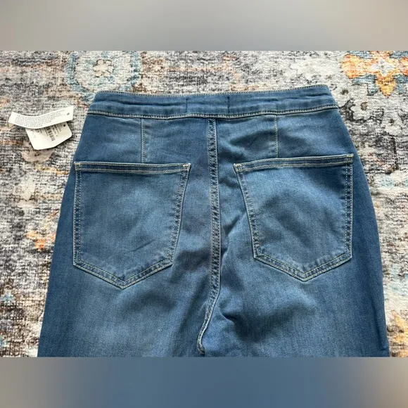 NWT Free People|We The Free Just Float On Flare Medium Wash High Rise - Size 28