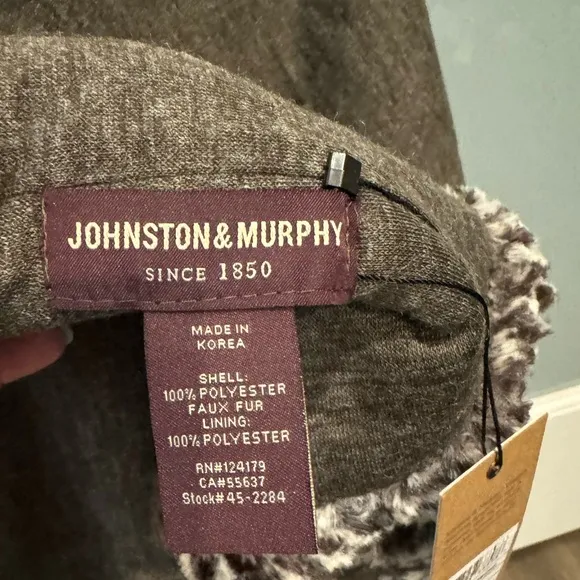 ✨NWT JOHNSTON &amp; MURPHY Faux Fur Reversible Poncho Gray, Cream One Size Luxurious