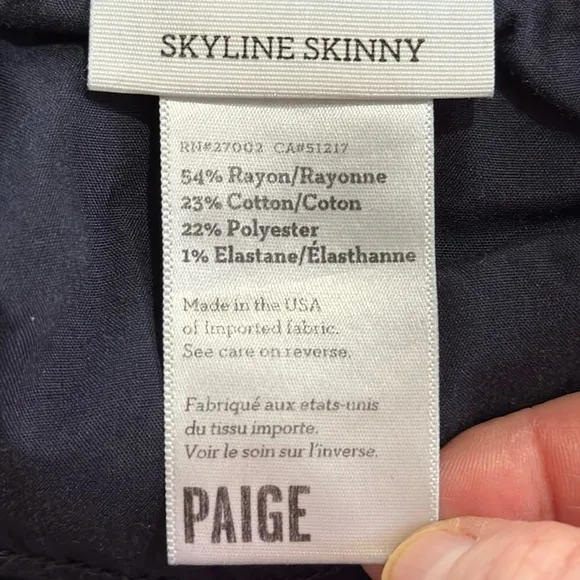 Paige Skyline Straight Skinny Jeans. Size 28