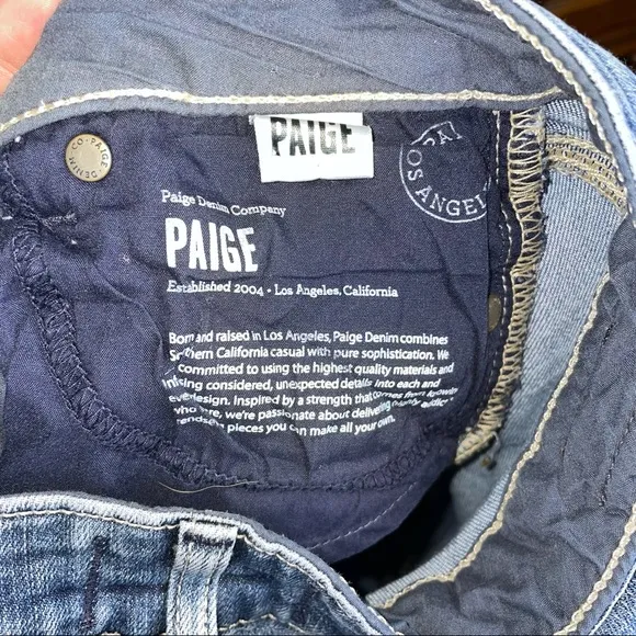 Paige Skyline Straight Skinny Jeans. Size 28