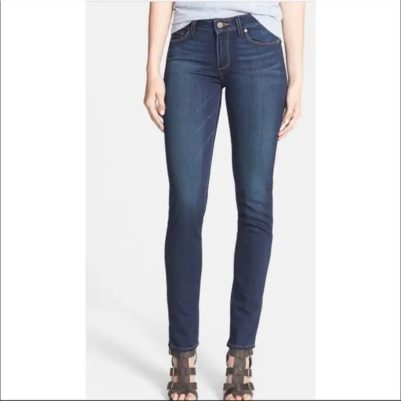 Paige Skyline Straight Skinny Jeans. Size 28