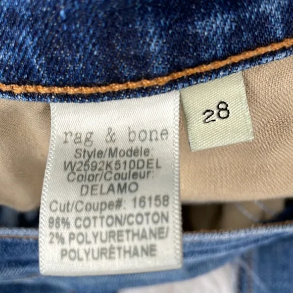 Rag &amp; Bone Dre destroyed capri jeans in dark wash EUC size 28