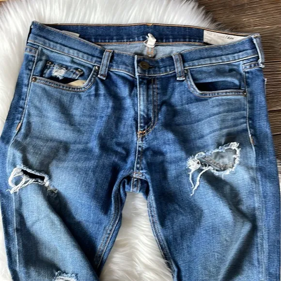 Rag &amp; Bone Dre destroyed capri jeans in dark wash EUC size 28