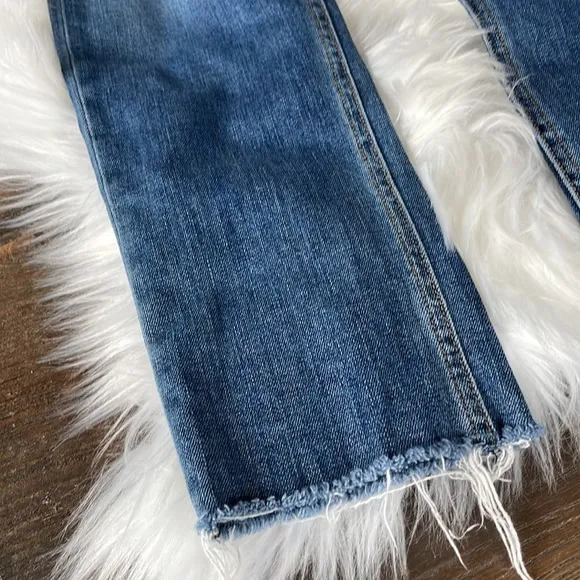 Rag &amp; Bone Dre destroyed capri jeans in dark wash EUC size 28