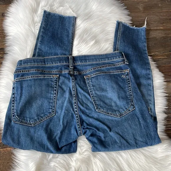 Rag &amp; Bone Dre destroyed capri jeans in dark wash EUC size 28