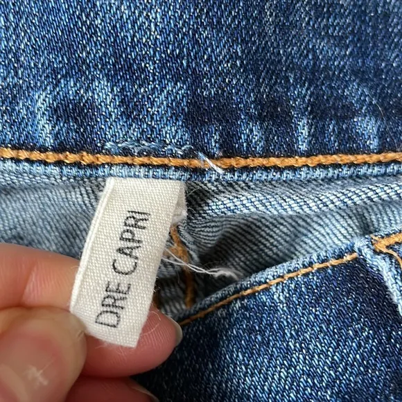 Rag &amp; Bone Dre destroyed capri jeans in dark wash EUC size 28