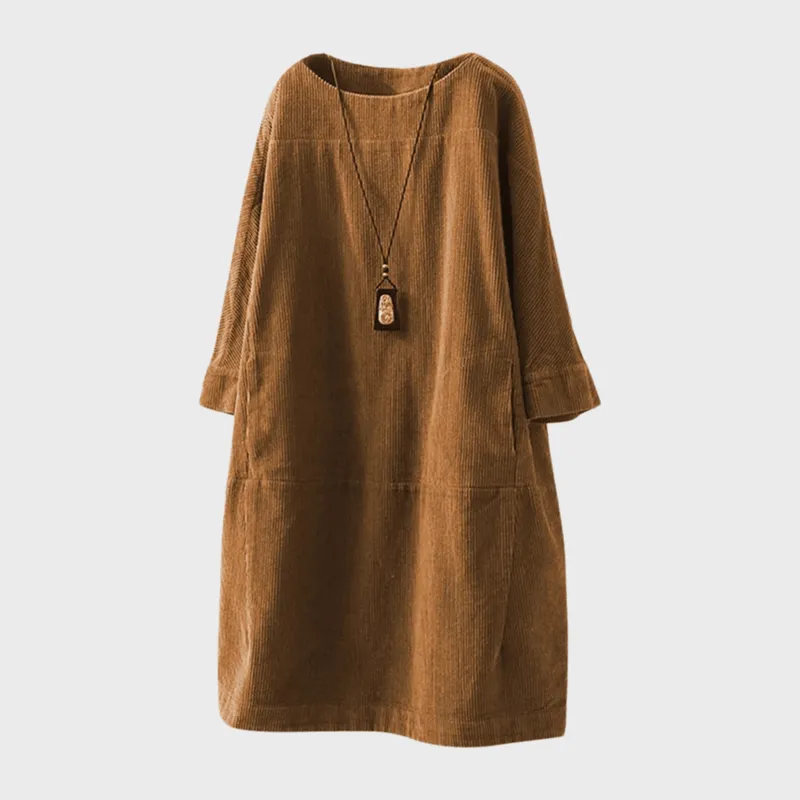 Robe fluide et chic pour femme avec une touche rétro élégante