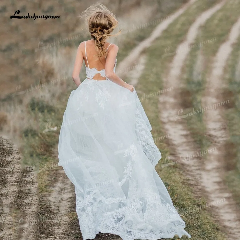 Roycebridal Two Piece Tulle A-Line Boho Wedding Dresses V-Neck Spaghetti Straps Backless Sleeveless Chapel Train Bride Gowns Appliques Pleat