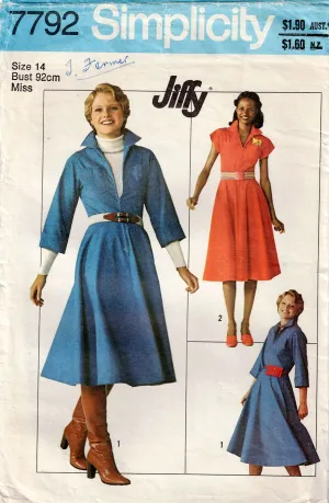 Simplicity 7792 Womens JIFFY Zip Front Raglan Sleeved Dress 1970s Vintage Sewing Pattern Size 14 Bust 36 Inches