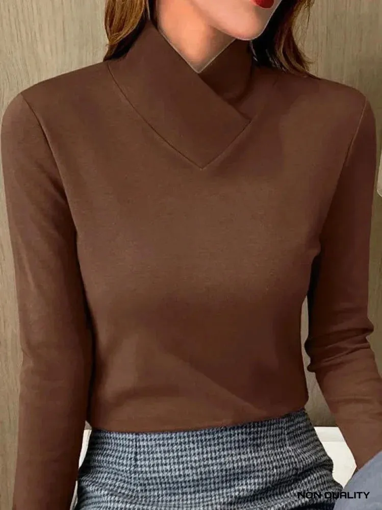 Thea - Sleek Turtleneck Top