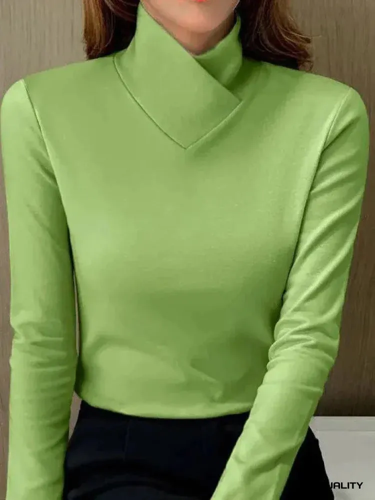 Thea - Sleek Turtleneck Top