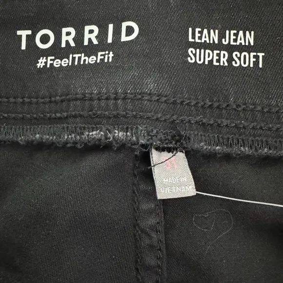 Torrid Lean Jean Skinny Super Soft Black Pull On Size 5 Tall NWT