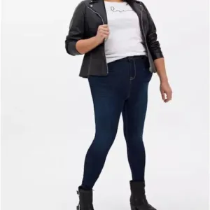 Torrid MidFit Super Skinny Super Soft High-Rise Jeans in Basin Blue – 26T NWT
