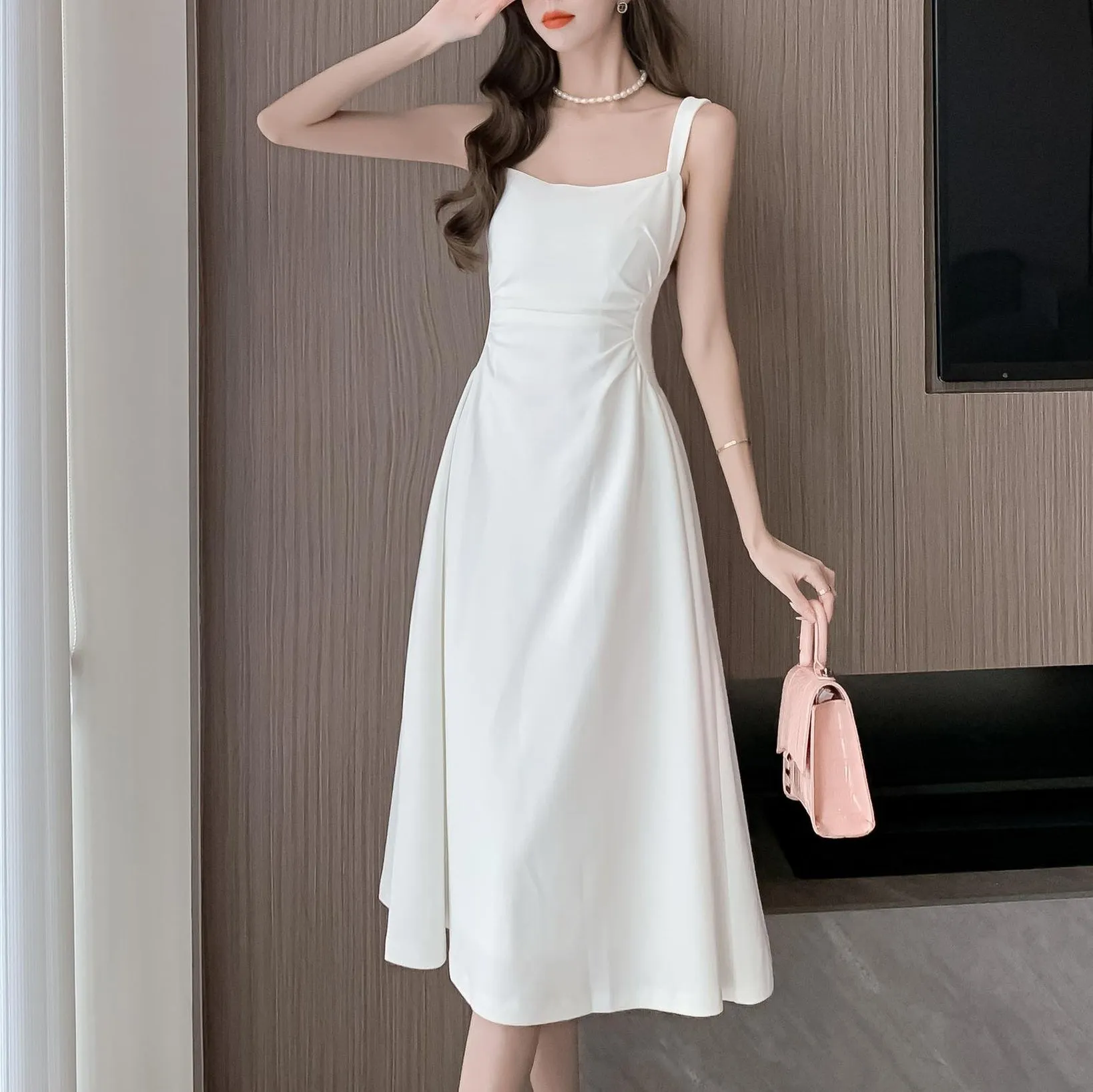 Trendy Poplin Dress with a Flattering Waist