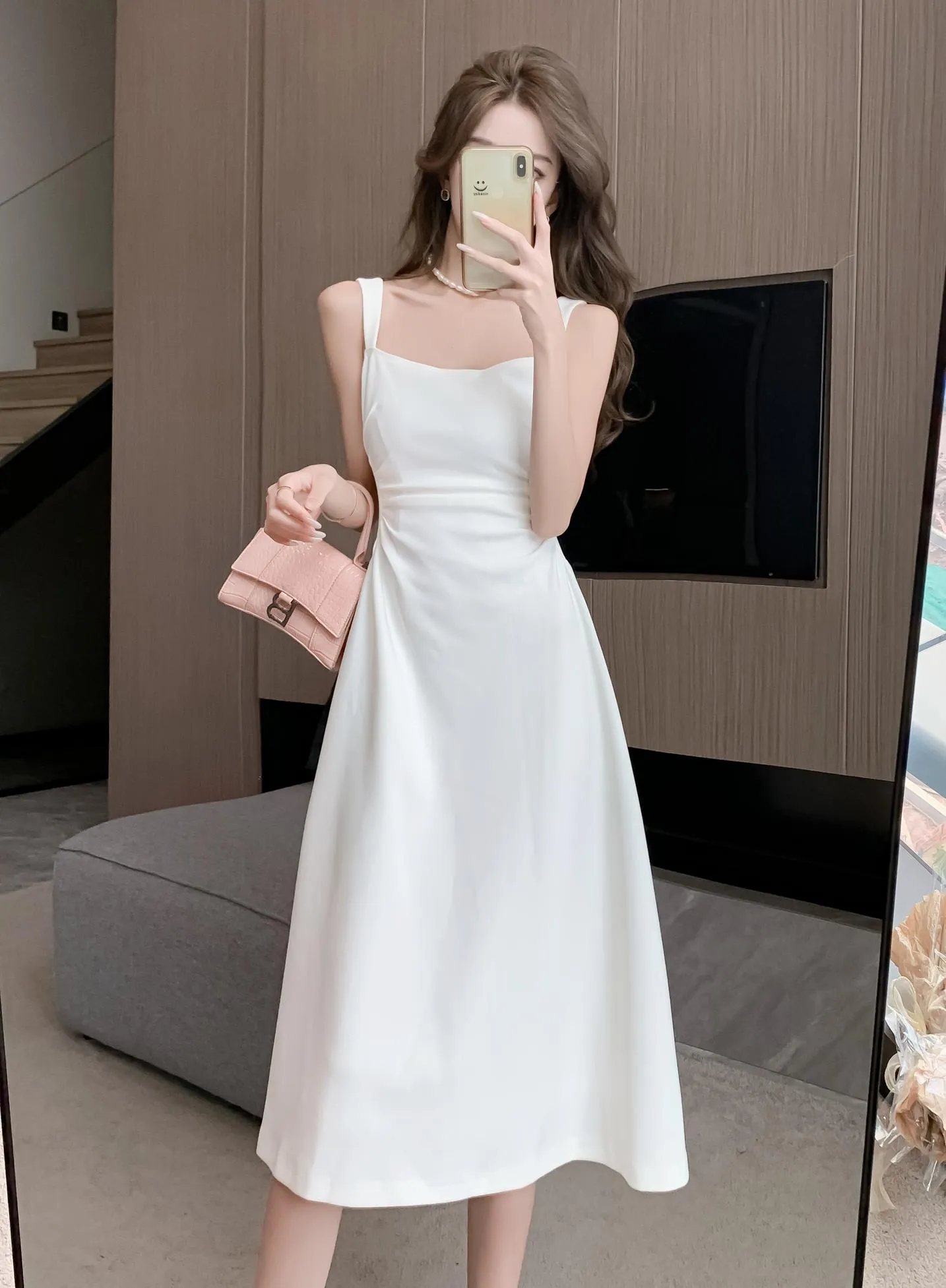 Trendy Poplin Dress with a Flattering Waist