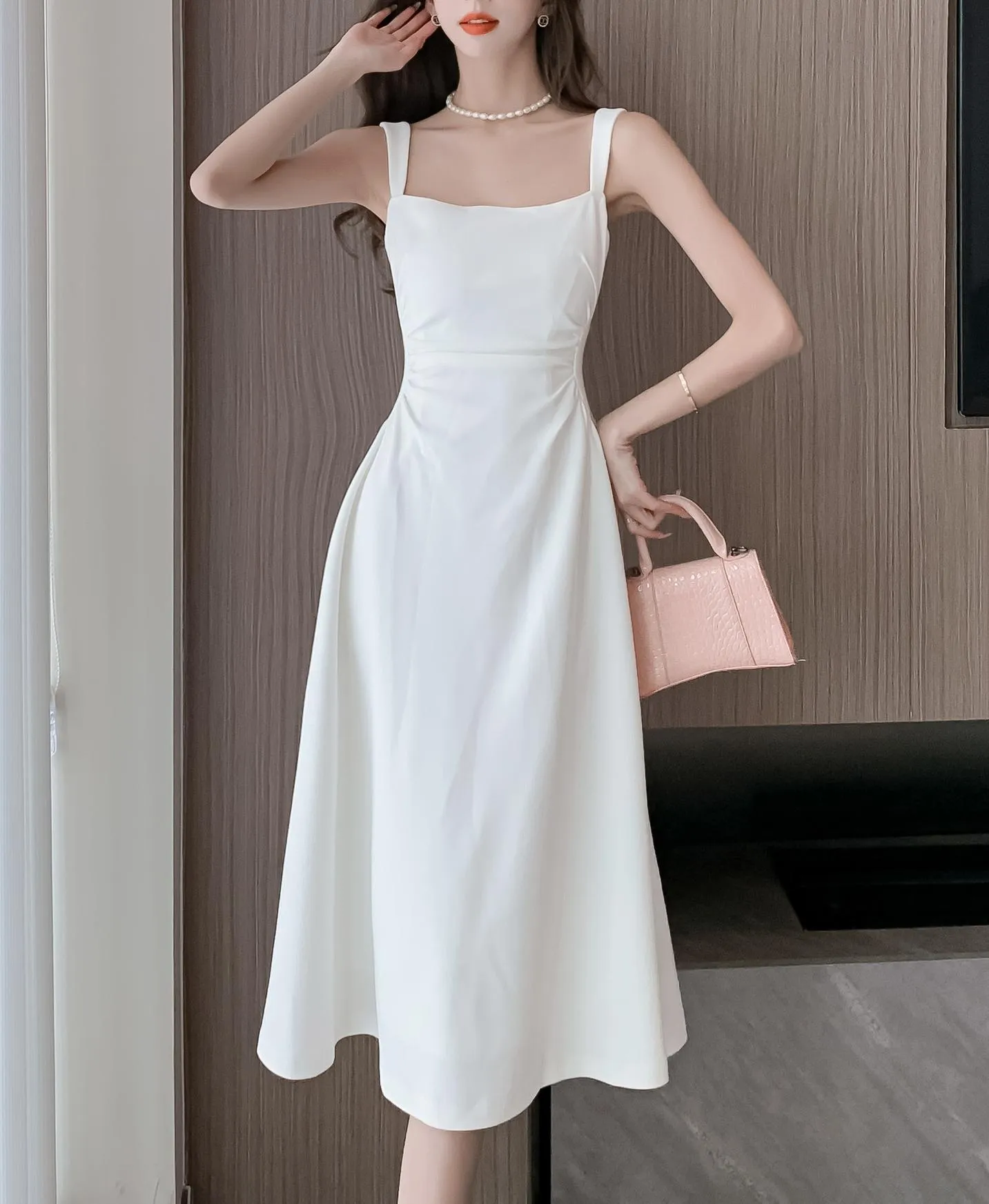 Trendy Poplin Dress with a Flattering Waist
