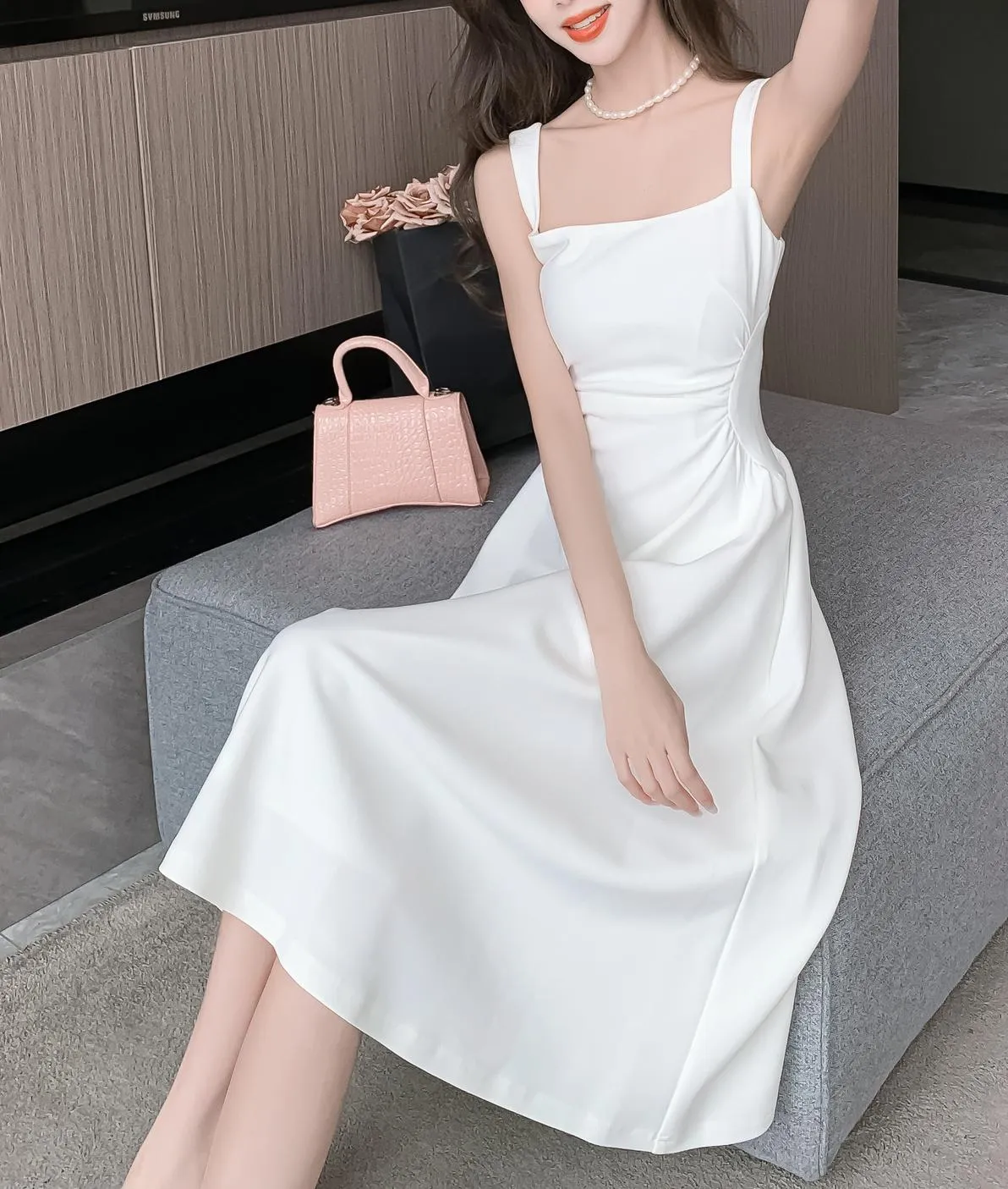 Trendy Poplin Dress with a Flattering Waist