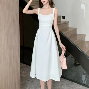 Trendy Poplin Dress with a Flattering Waist