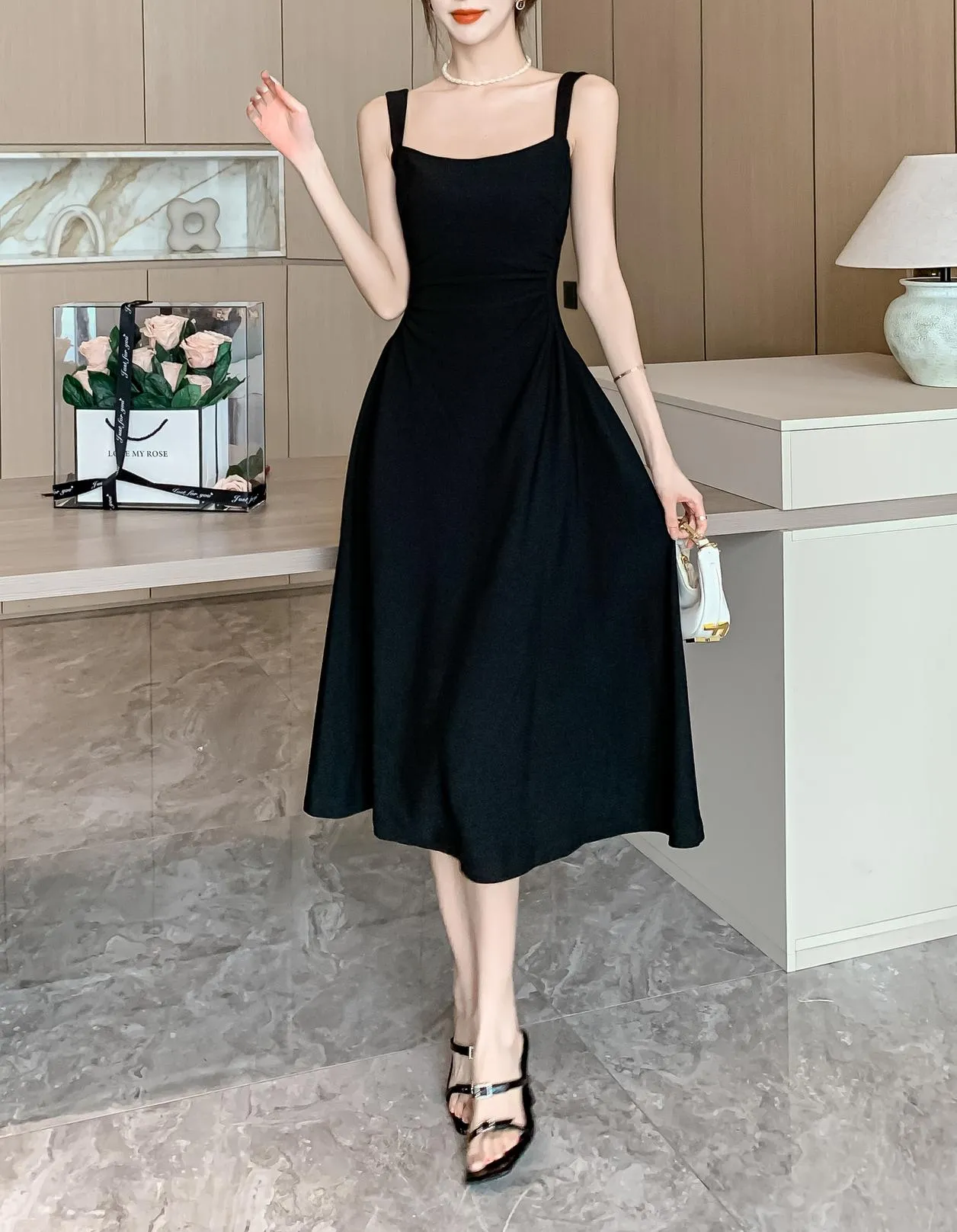 Trendy Poplin Dress with a Flattering Waist