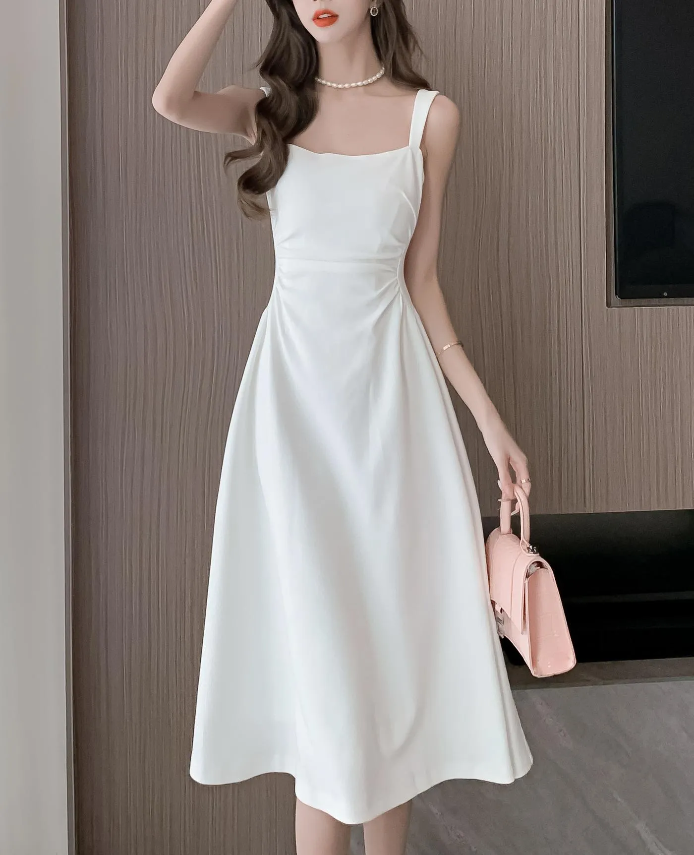 Trendy Poplin Dress with a Flattering Waist