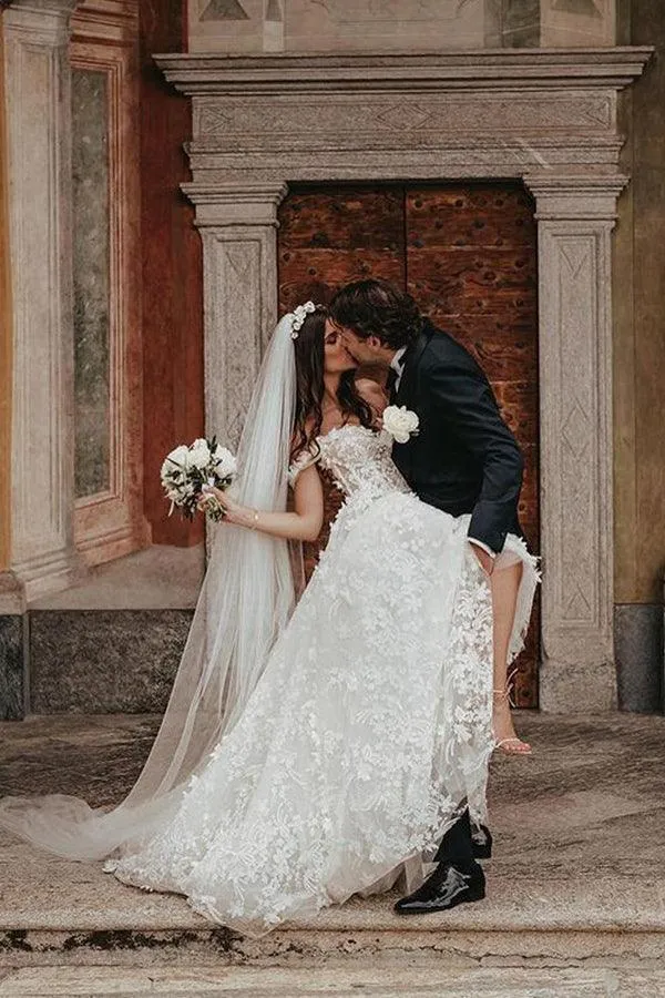 Tulle Ball Gown Off-the-Shoulder Lace Appliques Wedding Dresses, SW627